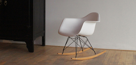 Design Eames RAR čuoiganstuollu čáhppes Ruoŧas